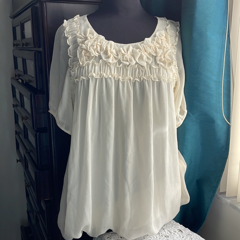 Chiana Silk chiffon Ivory Baby Doll bubble hem Blouse Size M